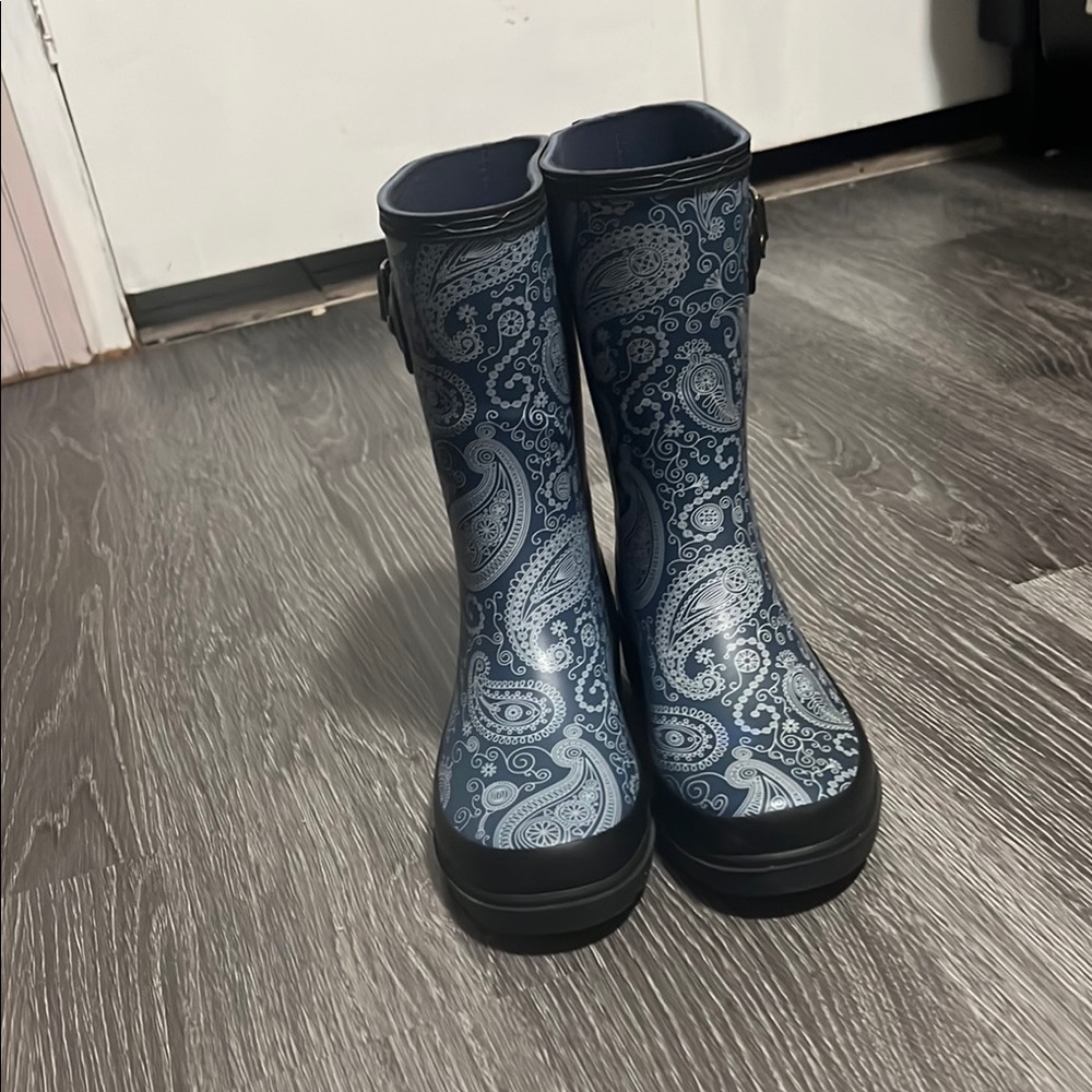 Blue Lace-Up Winter Boots with Sturdy Sole
